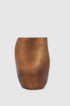 Свеча Cape Copper XL с ароматом Zanzibar в стеклянном подсвечнике