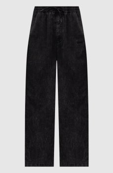 Серые джинсы с нашивкой логотипа