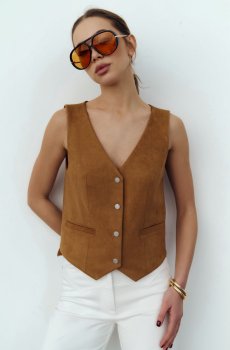 Жилет із екозамші у відтінку кемел