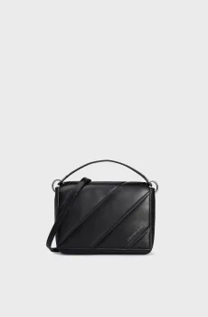 Женская черная сумка QUILTED BOXY FLAP CROSSBODY24 Черный ONESIZE Calvin Klein K60K612243