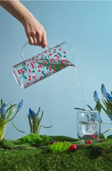 Скляний глечик з кришкою та вишневим мотивом - різнобарвний