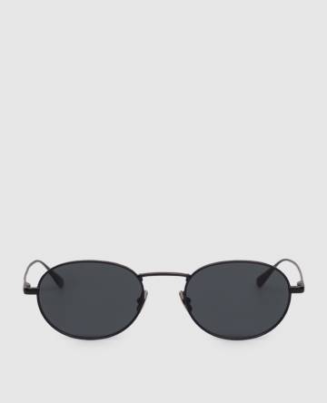 Черные очки с гравировкой логотипа