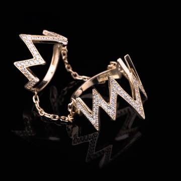Двойное кольцо с фианитами из золота к04008 Двойное кольцо с фианитами из золота к04008