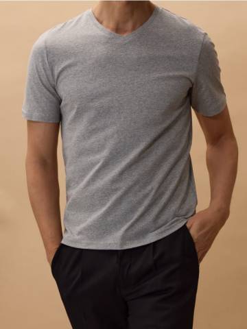 Reserved - Футболка slim з V-подібним вирізом - світло-сірий - 7391Z-09M Reserved - Футболка slim з V-подібним вирізом - світло-сірий - 7391Z-09M