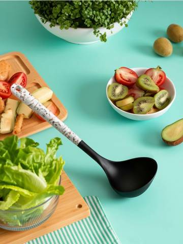 Ополоник - чорний