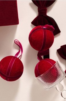 Оксамитові різдвяні кульки, набір із 3 штук - буряковий