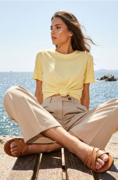 Футболка, зав’язана на талії - yellow jeans