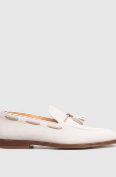 Серые замшевые лоферы с кистями