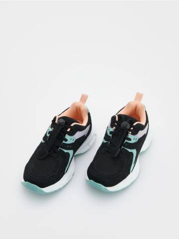 Reserved - LADIES` TREKKING SHOES - чорний - 056FW-99X Reserved - LADIES` TREKKING SHOES - чорний - 056FW-99X