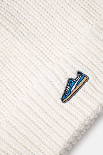 Хлопковая шапка Puma Classics Graphic Short Beanie цвет белый хлопковая 025680 Хлопковая шапка Puma Classics Graphic Short Beanie цвет белый хлопковая 025680