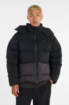 Мужская черная куртка Color Block Down Черный L New Balance AMJ53630BK