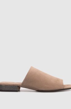 Коричневые замшевые мюли с цепочкой