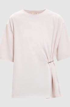 Розовая футболка с драпировкой