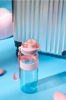 Пляшка для води з ручкою та соломинкою - пастельний рожевий