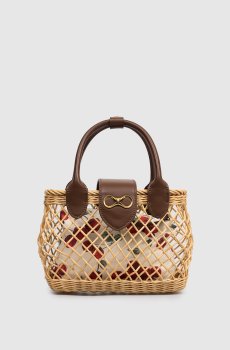 Бежевая плетеная сумка из лозы