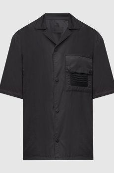 Черная рубашка с логотипом