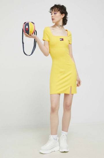 Платье Tommy Jeans цвет жёлтый mini прямое Платье Tommy Jeans цвет жёлтый mini прямое