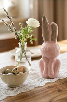 Великодня стояча декорація у вигляді зайця - пастельний рожевий