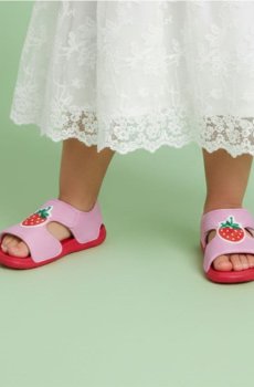 Сандалі з Мотивом Полуниці - рожевий