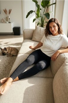 Легінси з високою талією та облягаючим кроєм - чорний