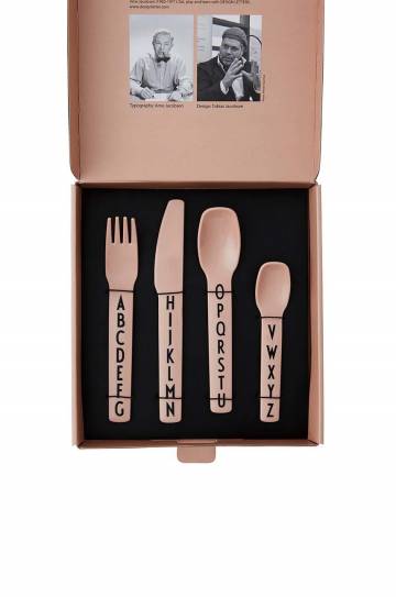 Набор детских столовых приборов Design Letters Kids cutlery 4 шт Набор детских столовых приборов Design Letters Kids cutlery 4 шт