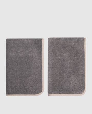 Набор серых махровых полотенец с вышивкой логотипа эмблемы