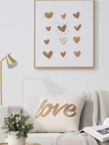 Подушка з написом Love - бежевий Подушка з написом Love - бежевий