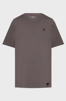 Темно-серая футболка NEW YORK YANKEES BASE RUNNER (унисекс) Серый L 47 Brand 686011XD-FS