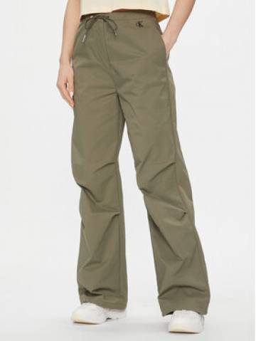 Calvin Klein Jeans Штани з тканини Parachute Pant J20J222609 Хакі Regular Fit Calvin Klein Jeans Штани з тканини Parachute Pant J20J222609 Хакі Regular Fit