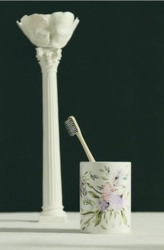 Тримач для зубних щіток з квітковим мотивом - різнобарвний