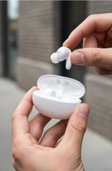 Бездротові навушники - білий