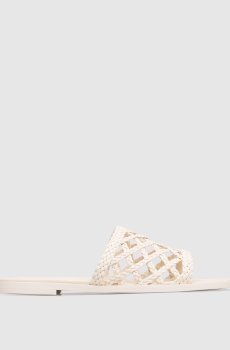 Кожаные шлепанцы цвета айвори с плетением