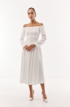 Сатинова сукня міді з відкритими плечима