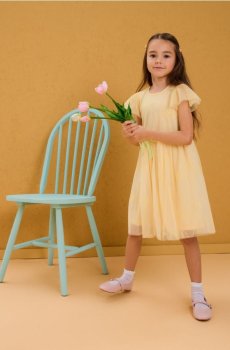 Сукня з тюлевою спідницею та рукавами - жовтий