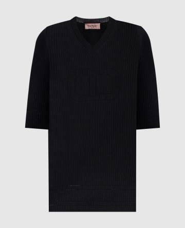 Черный топ в рубке с логотипом Черный топ в рубке с логотипом