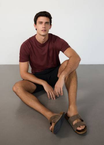 Reserved - Футболка regular fit з льоном - червоне дерево - 393BK-93X