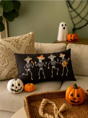 Декоративна подушка - чорний