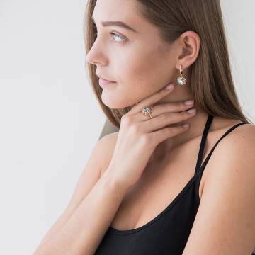 Эксклюзивные золотые серьги с фианитами с03992 Эксклюзивные золотые серьги с фианитами с03992