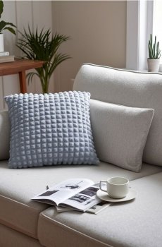 Декоративна подушка з тисненим картатим візерунком - light blue