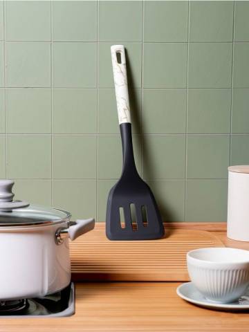 Кухонна лопатка - чорний