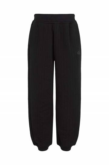 Детские спортивные штаны Calvin Klein Jeans VERTICAL QUILTED цвет чёрный однотонные IB0IB02192 Детские спортивные штаны Calvin Klein Jeans VERTICAL QUILTED цвет чёрный однотонные IB0IB02192