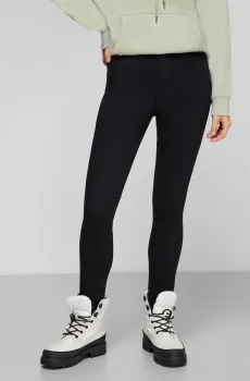 Женские черные джинсы 720® High Rise Super Skinny Черный 25-32 Levi’s® 52797;0000