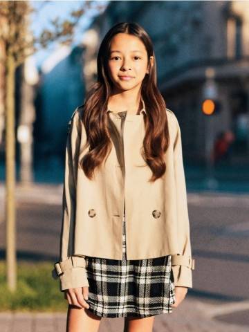 Короткий тренч - бежевий