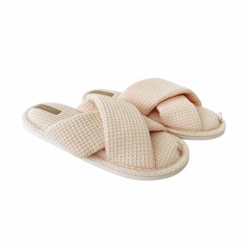 Женские домашние тапочки Twins HS-VL вафельные, молочные, размер 38-39 (25 см) Женские домашние тапочки Twins HS-VL вафельные, молочные, размер 38-39 (25 см)