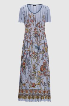 Голубое платье миди в принт