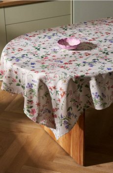 Скатертина з квітковим мотивом - білий