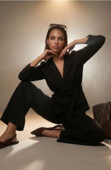 Штани wide leg з віскозою та домішкою льону - чорний