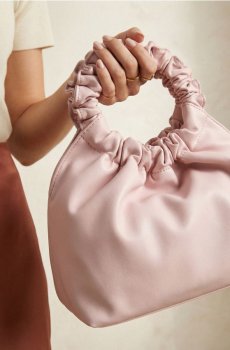 Мала сумка з відстібаємим ланцюжком та декоративною ручкою - пастельний рожевий