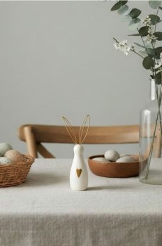 Великодній керамічний зайчик із серцем - різнобарвний