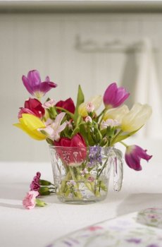 Скляна кухонна мірка з квітковим мотивом - різнобарвний